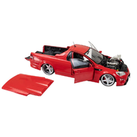 DDA031-1:24 HSV VF Maloo Ute Supercharged Red | DDA031-1